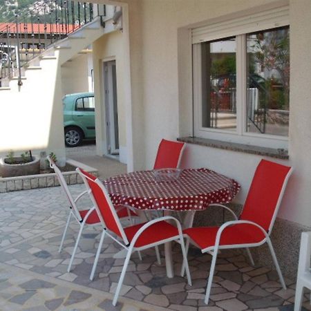 Apartments & Rooms Dekanic Baska  Bagian luar foto