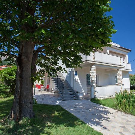 Apartments & Rooms Dekanic Baska  Bagian luar foto