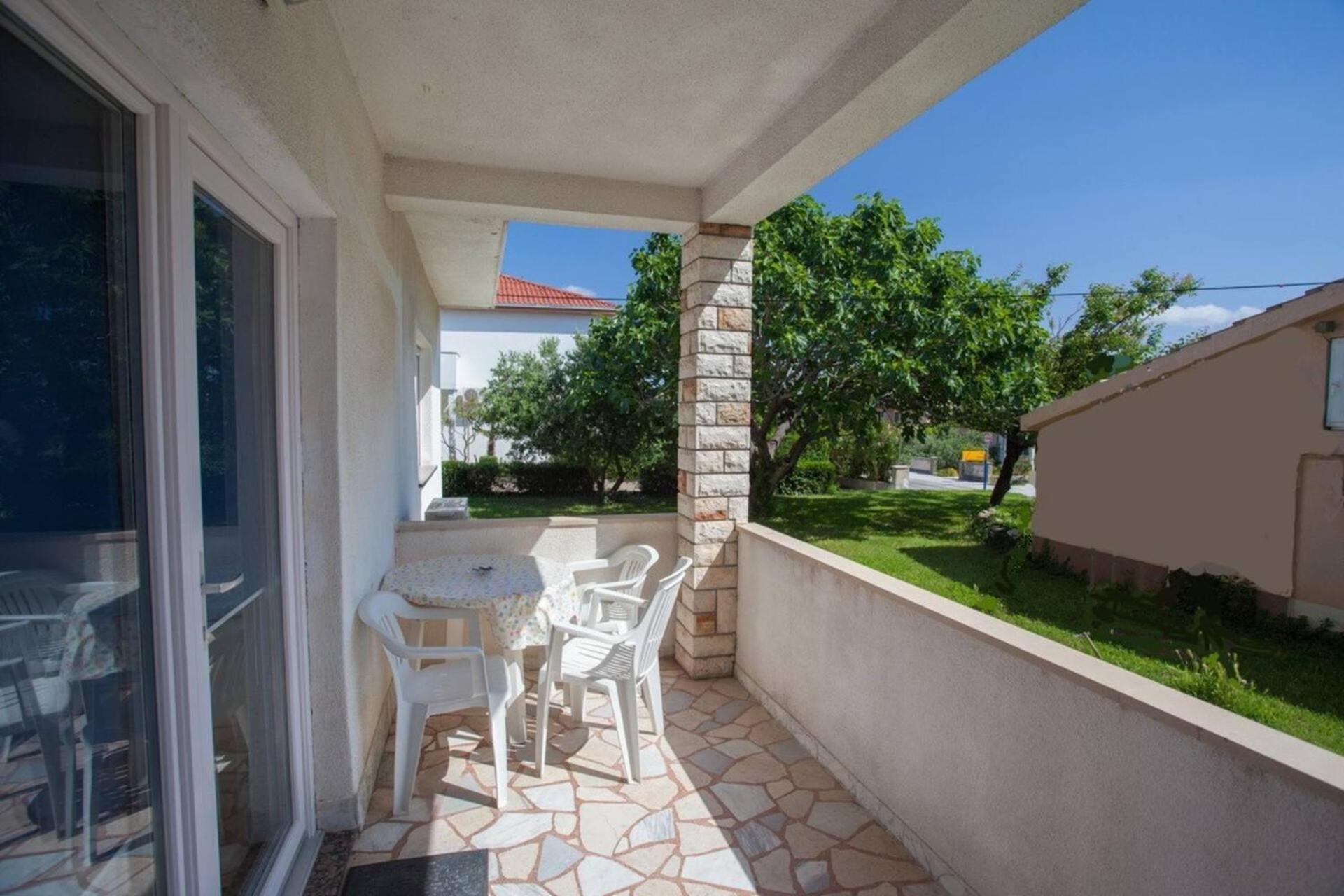 Apartments & Rooms Dekanic Baska  Bagian luar foto