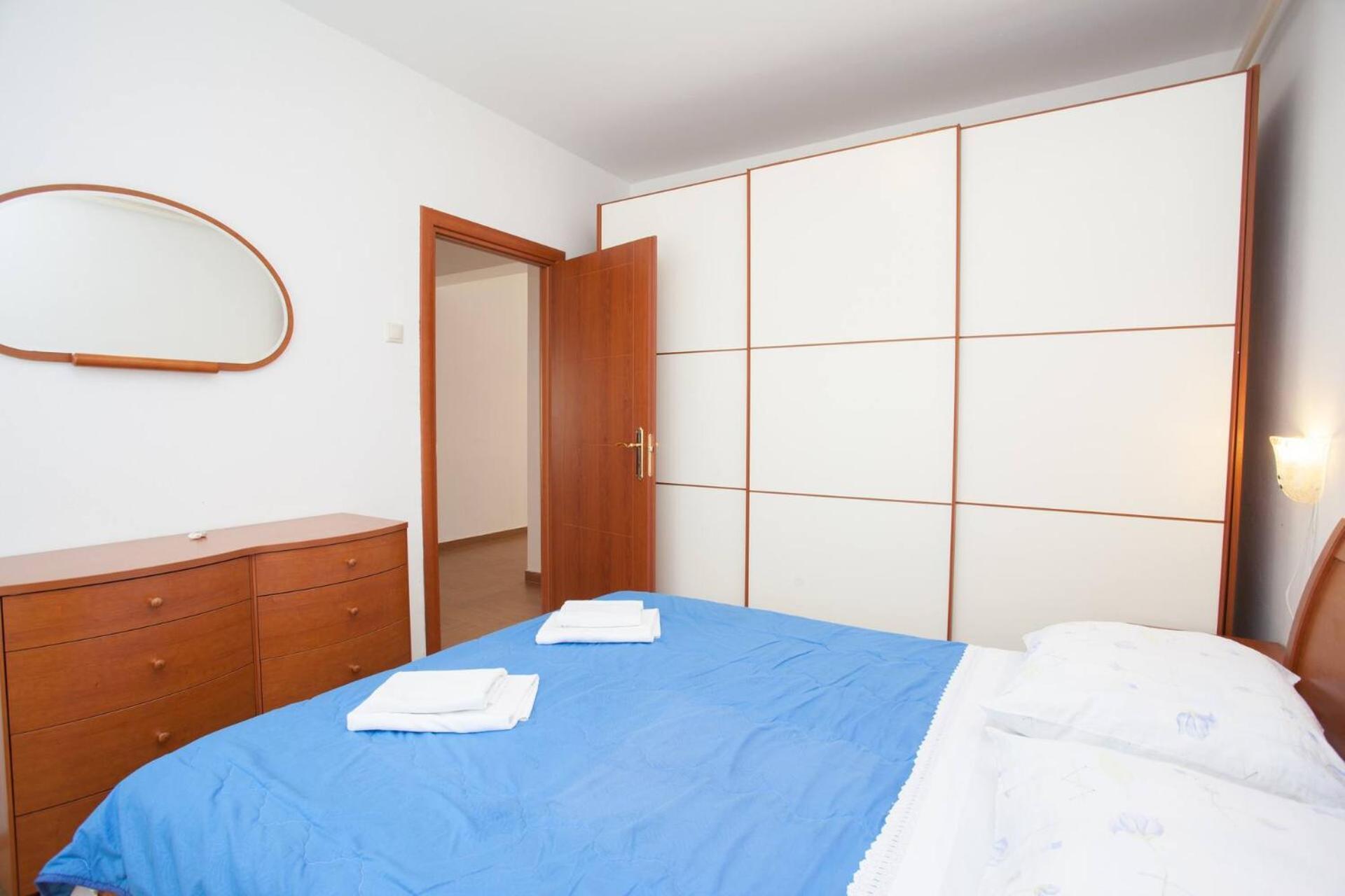 Apartments & Rooms Dekanic Baska  Bagian luar foto