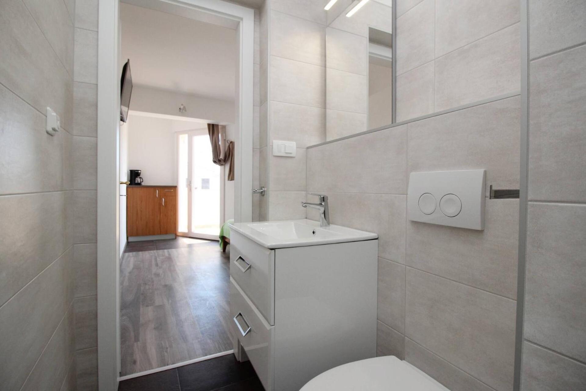 Apartments & Rooms Dekanic Baska  Bagian luar foto