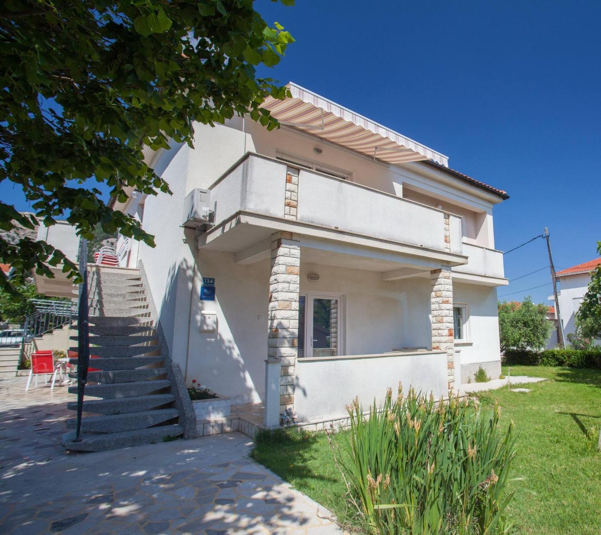 Apartments & Rooms Dekanic Baska  Bagian luar foto