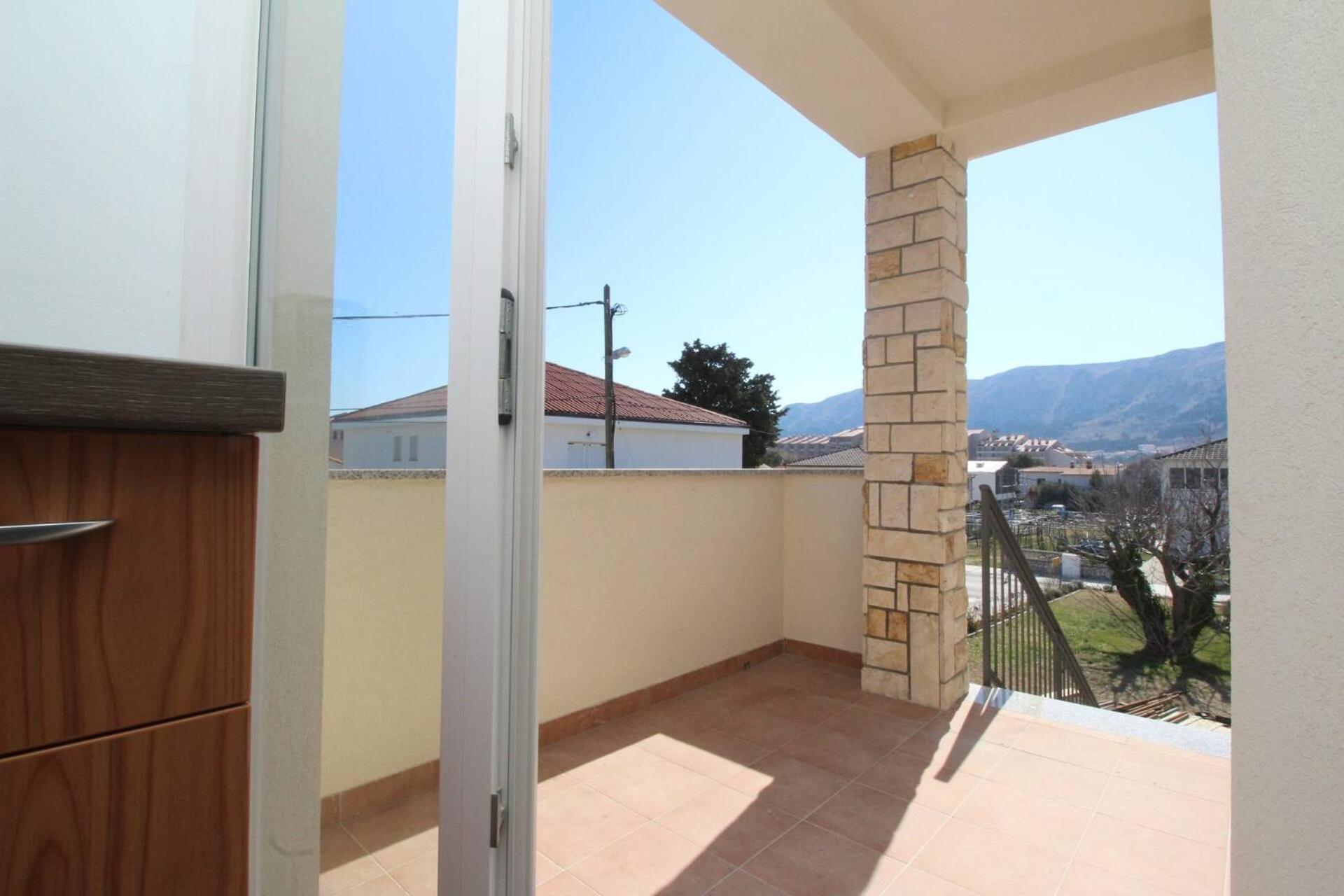 Apartments & Rooms Dekanic Baska  Bagian luar foto